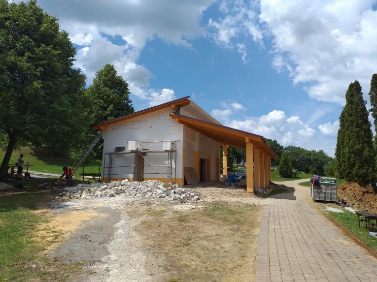 rekonštrukcia domu smútku v čati obce Klíž